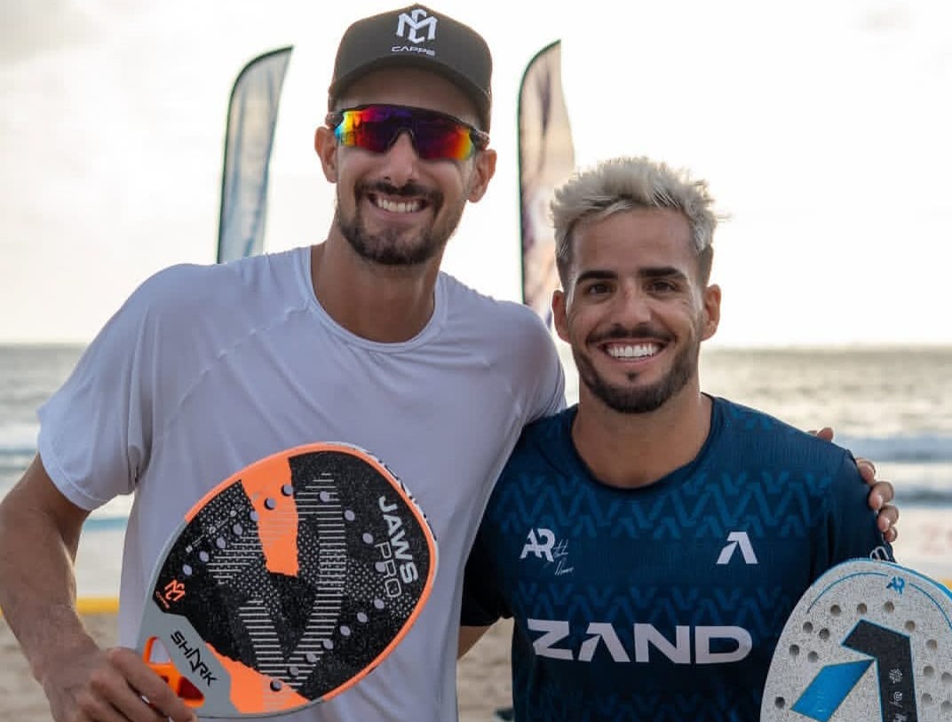 Michele Cappelletti de branco e Antomi Ramos de azul (Foto: Divulgação)