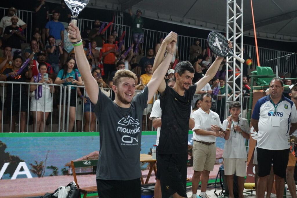 Cariani e Nikita (Foto: Veiga Produções)