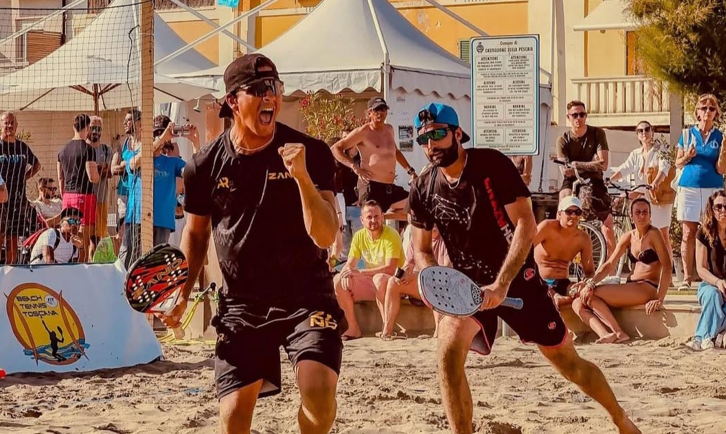 Niccolo Gasparri vibra com Giovannini atrás (Crédito: @_la_nina___)