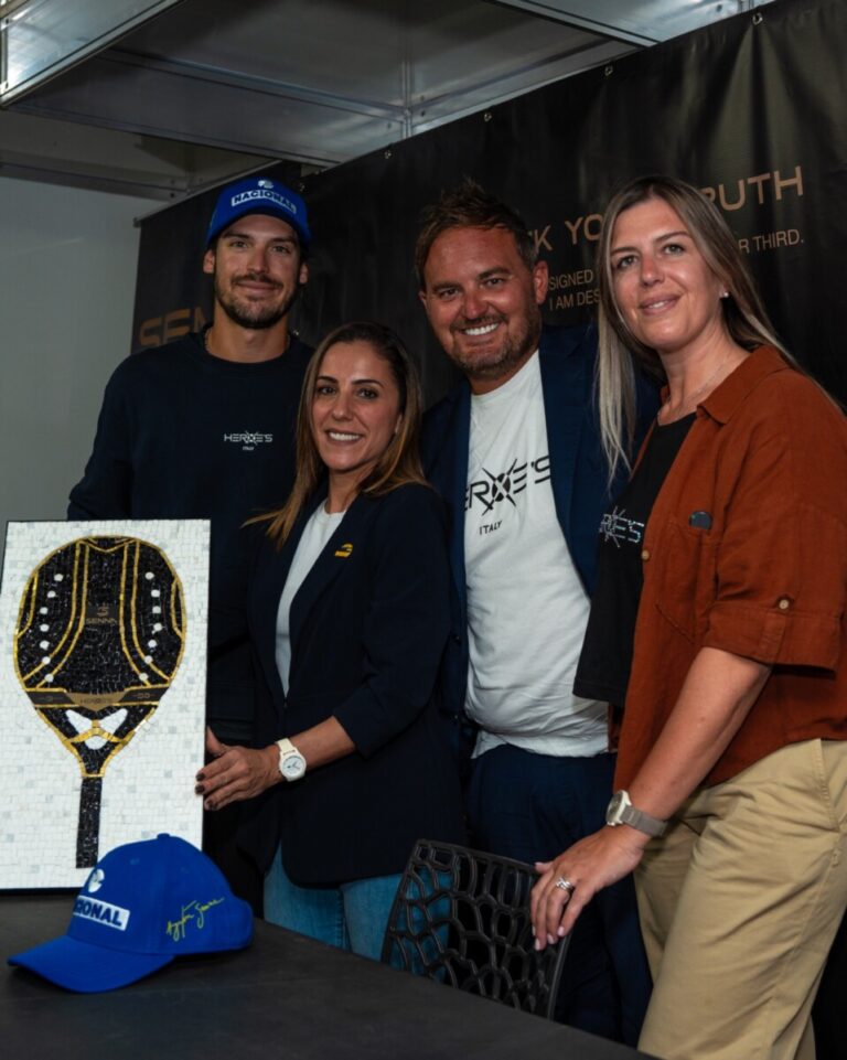 Coletiva de lançamento da raquete (Foto: Divulgação/Heroes)