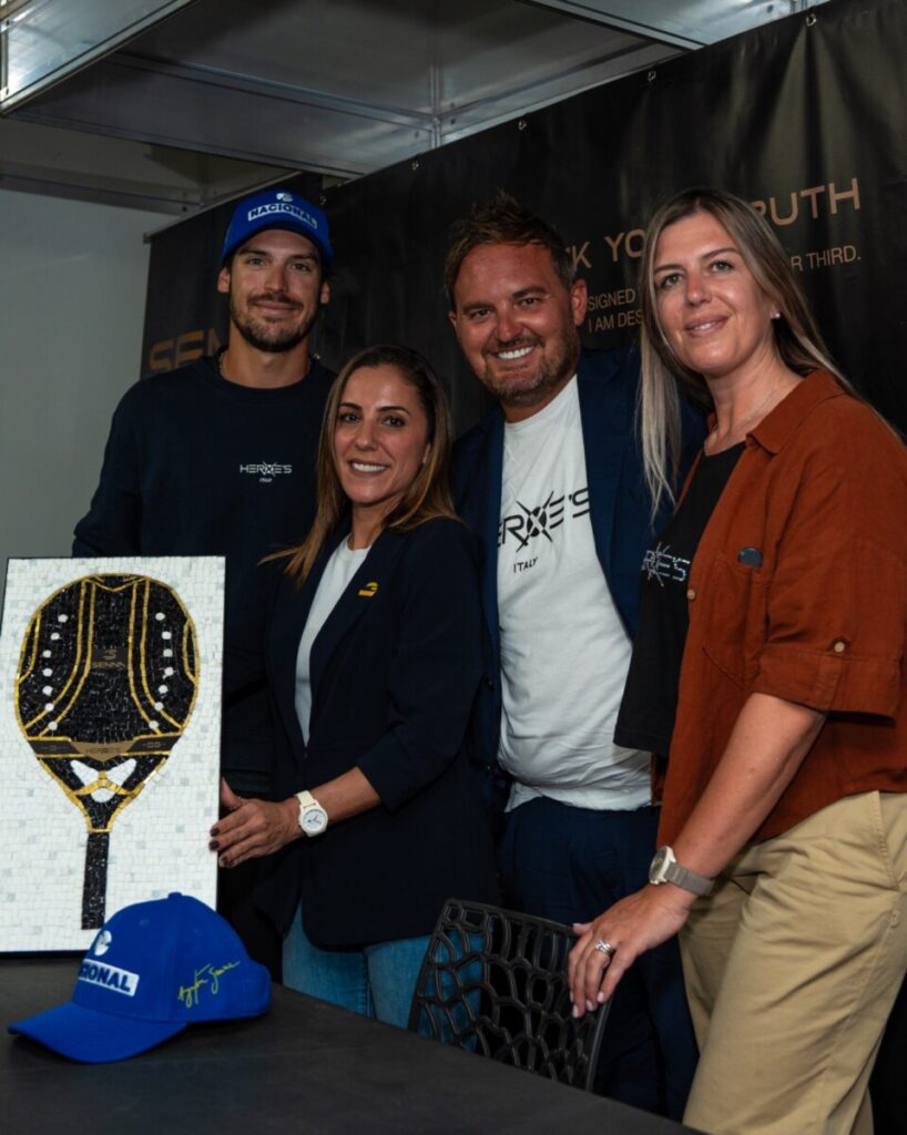 Coletiva de lançamento da raquete (Foto: Divulgação/Heroes)