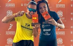 Ana Preisner de amarelo e Julia Nogueira de azul (Foto: @programaplaybt)